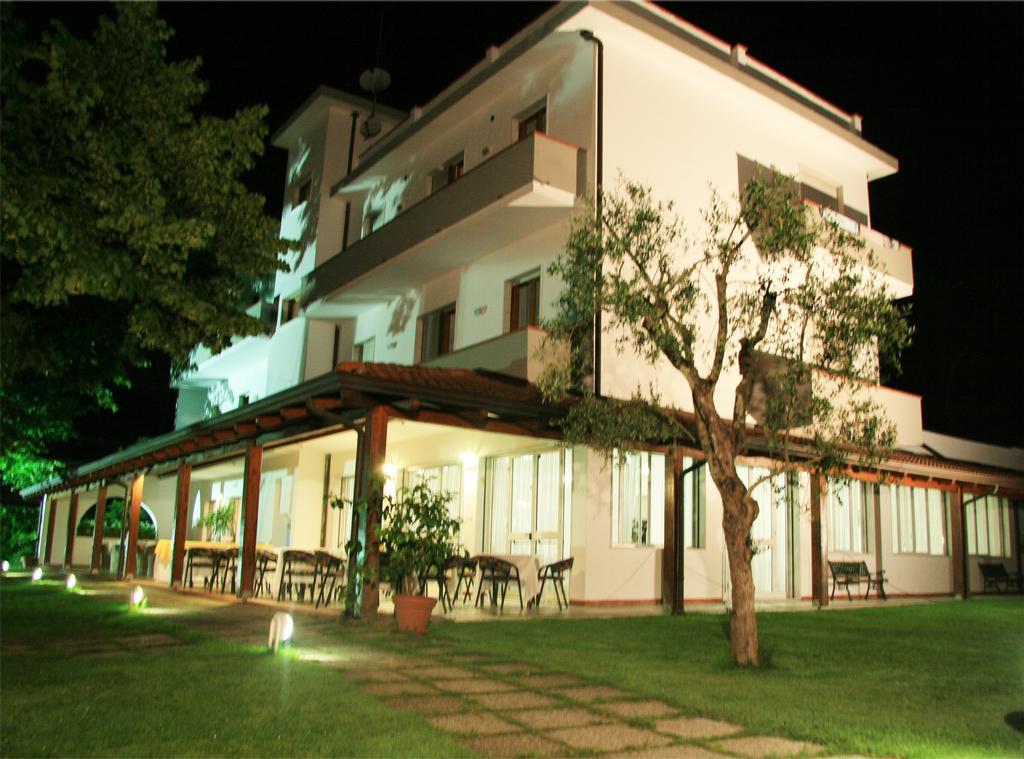 Hotel La Bussola Marina di Massa Extérieur photo