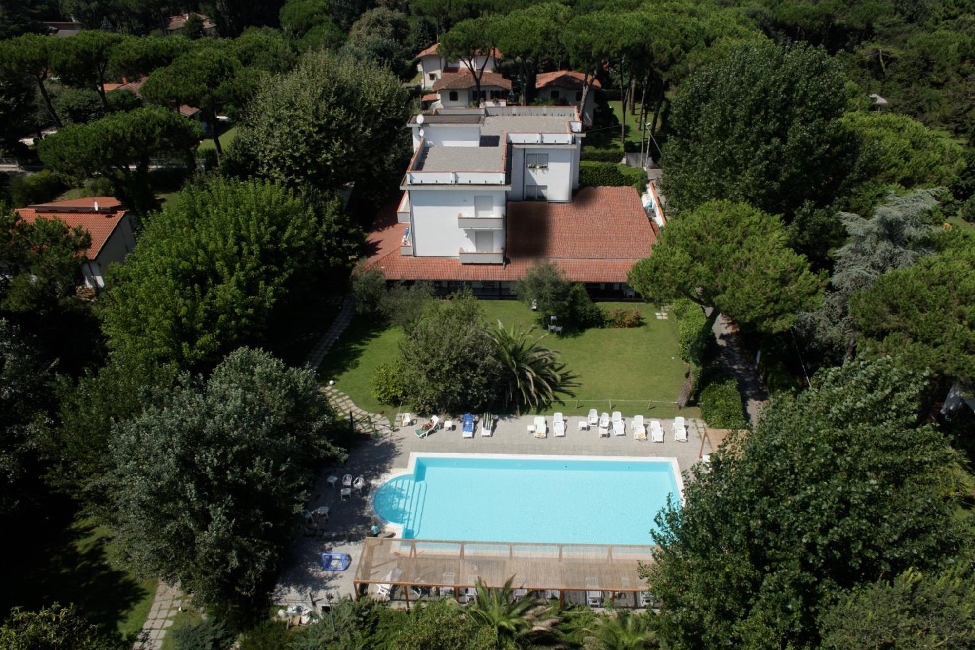 Hotel La Bussola Marina di Massa Extérieur photo