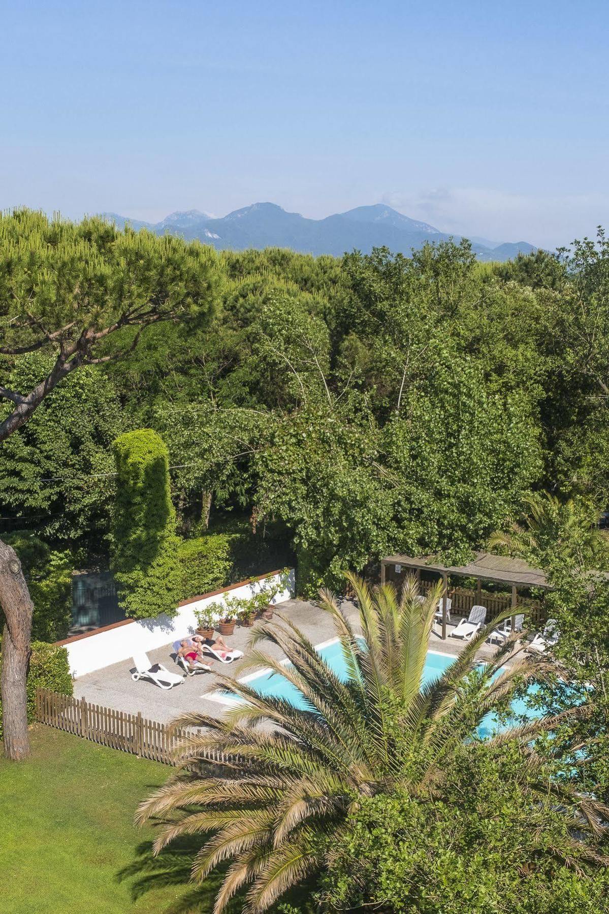 Hotel La Bussola Marina di Massa Extérieur photo